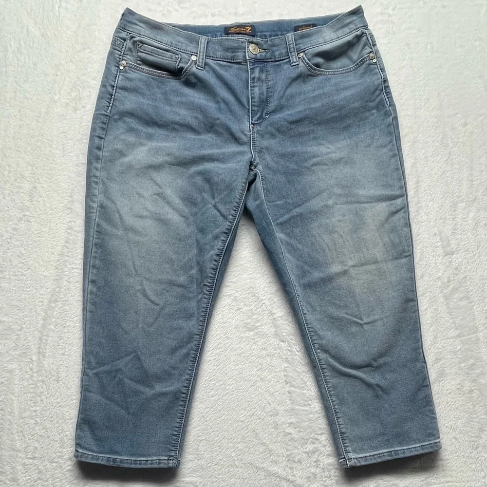 Seven 7 Women’s Capri Jeans Denim Embroidery Back Pockets Distressed Size 14 - Picture 1 of 15